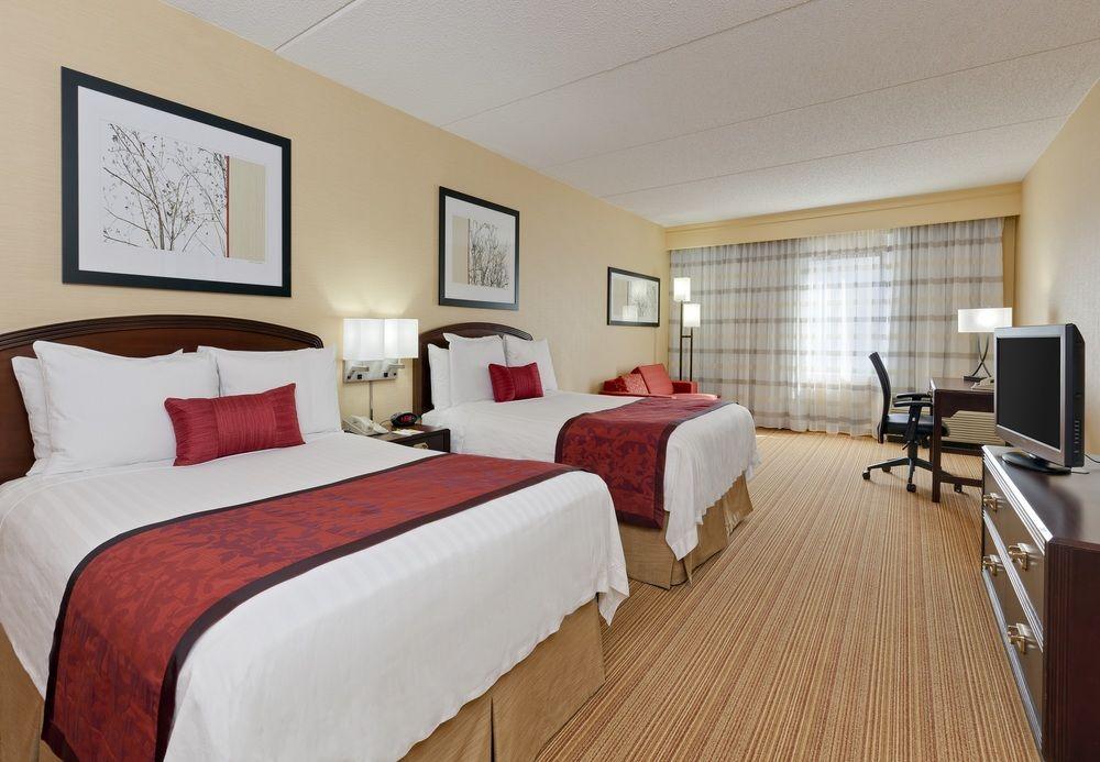 Отель Courtyard Chicago Midway Airport Bedford Park Экстерьер фото