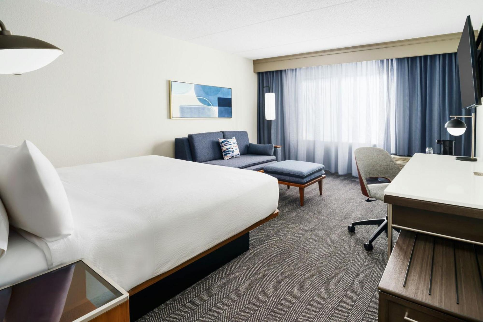 Отель Courtyard Chicago Midway Airport Bedford Park Экстерьер фото